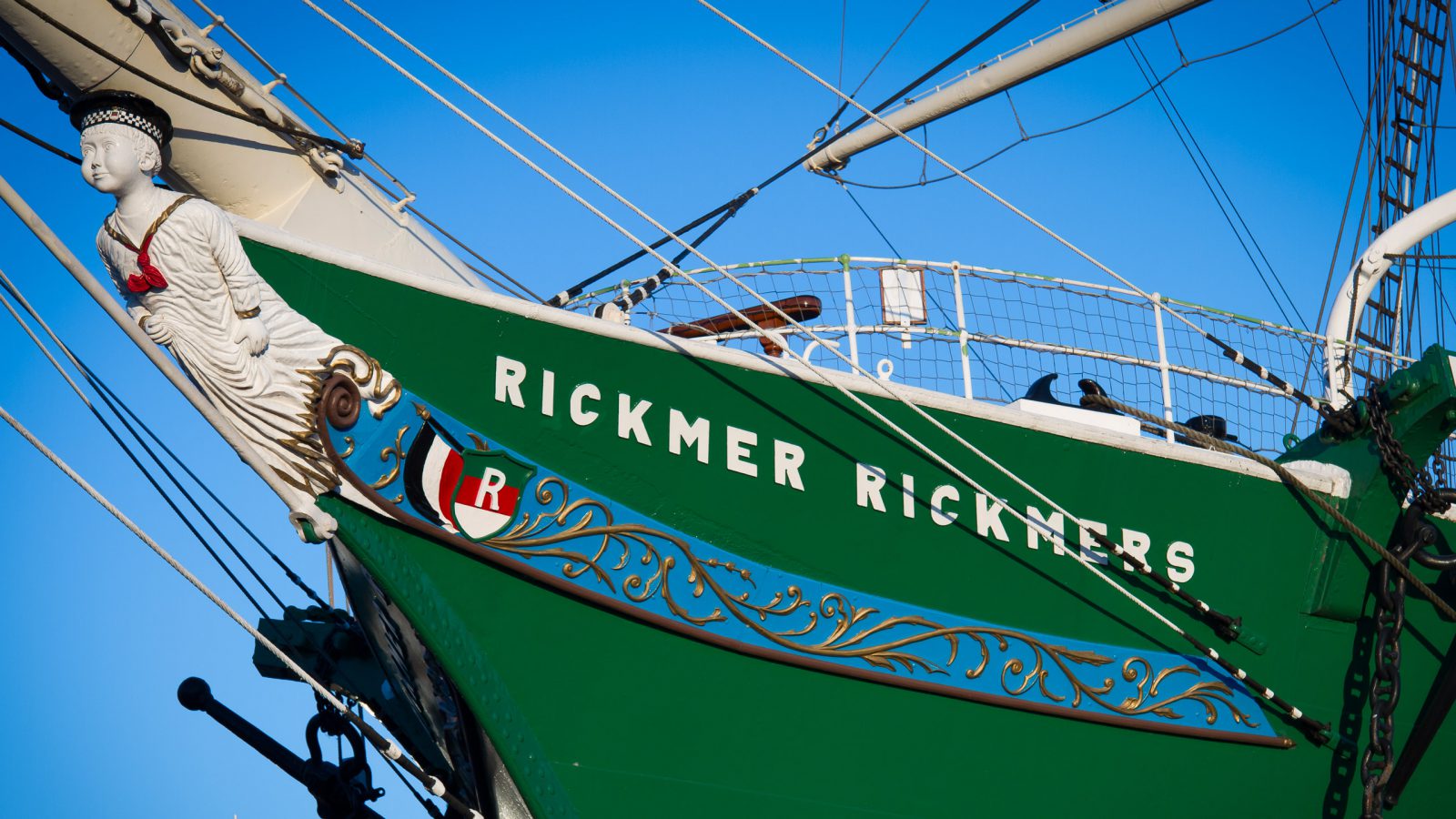 Hidden in Hamburg Escape Room. Play directly on board
